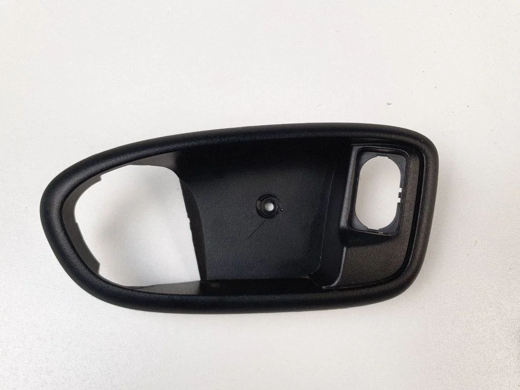 Rear door interior handle – rear left