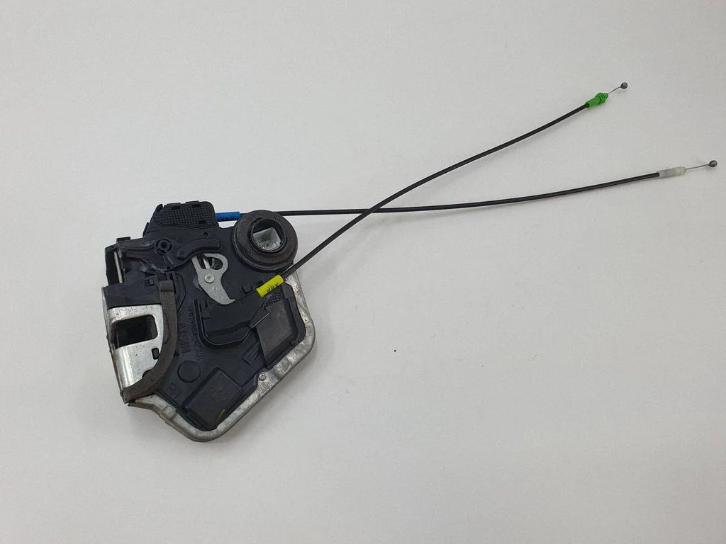 Rear door lock – rear right