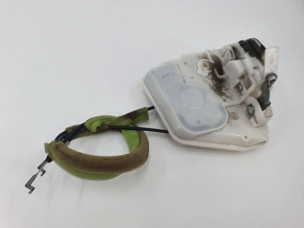 Rear door lock – rear left