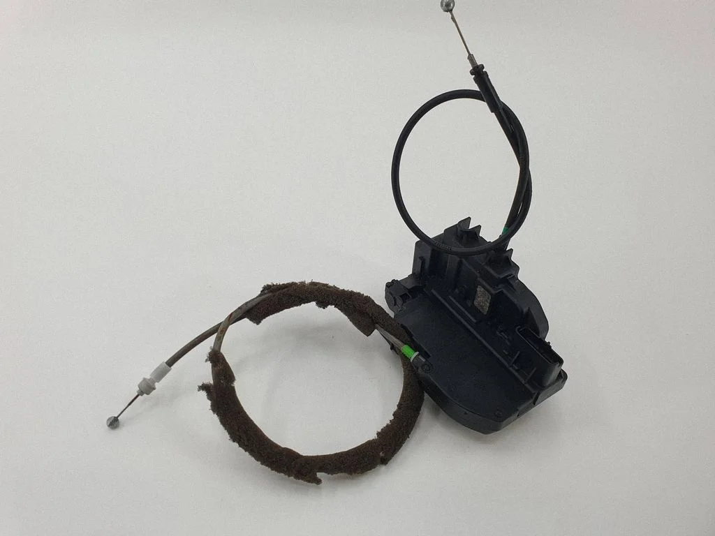 Rear door lock – rear right