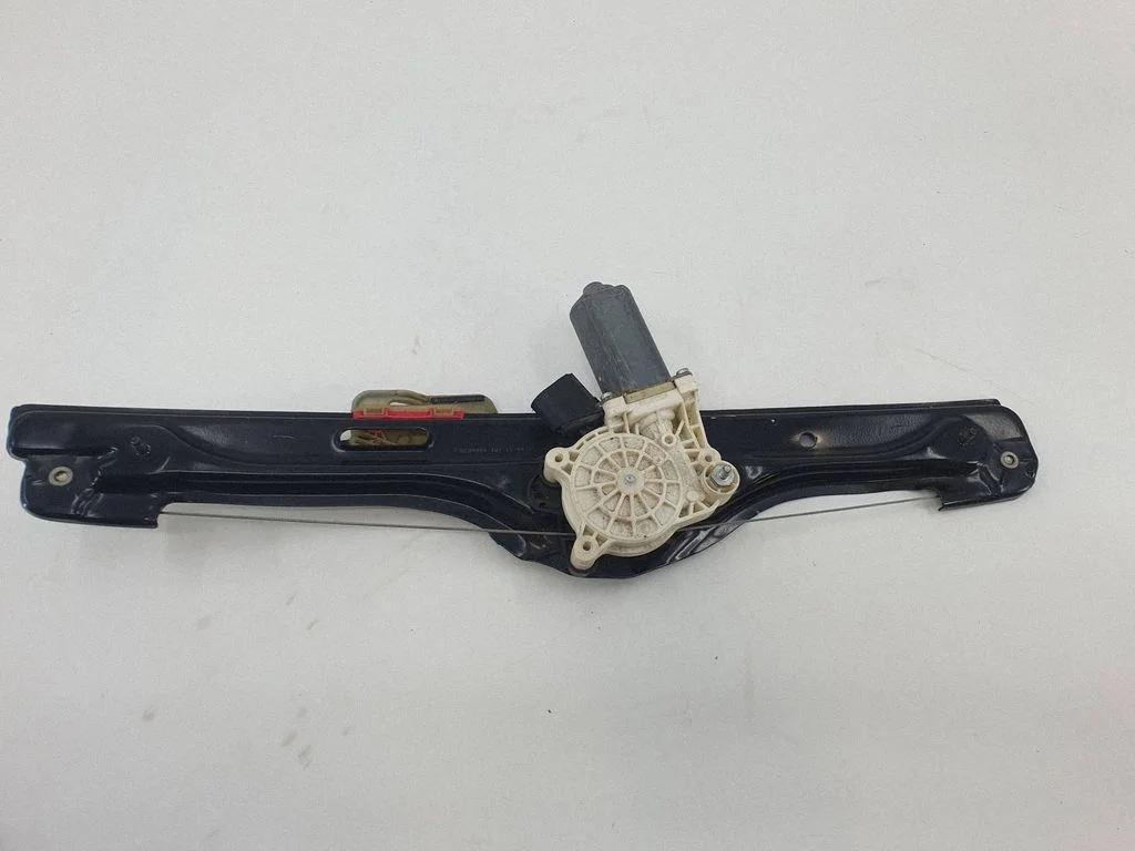 Rear door window regulator with motor 7322748