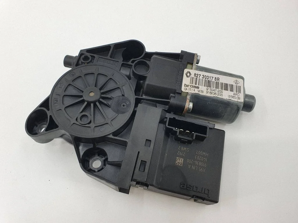 Aizmugurējā loga pacēlāja motoriņš 827303178R