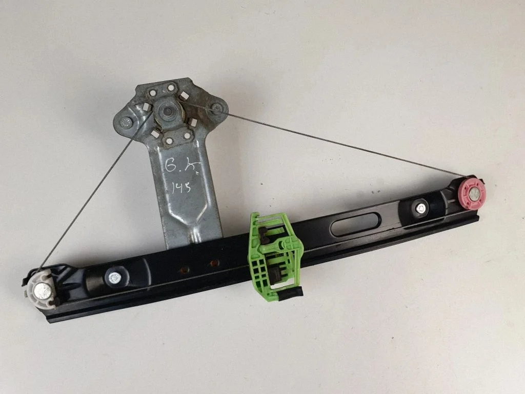 Rear door manual window regulator 7067799 – BMW 1 Series E81 E87 (2004-2011)