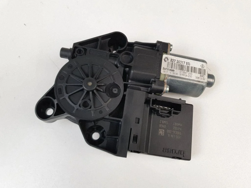 Rear door window regulator motor 827303178R