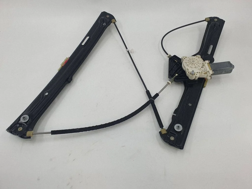 Rear door window regulator with motor 7322748