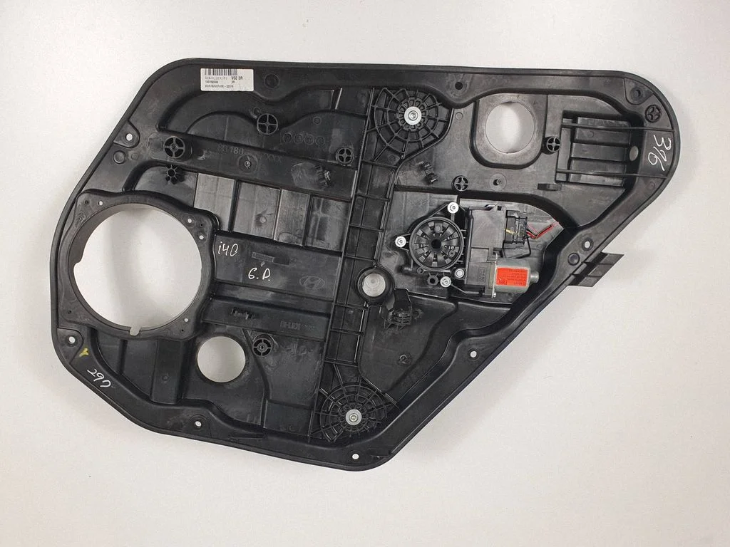 Rear door window regulator with motor 834603Z010