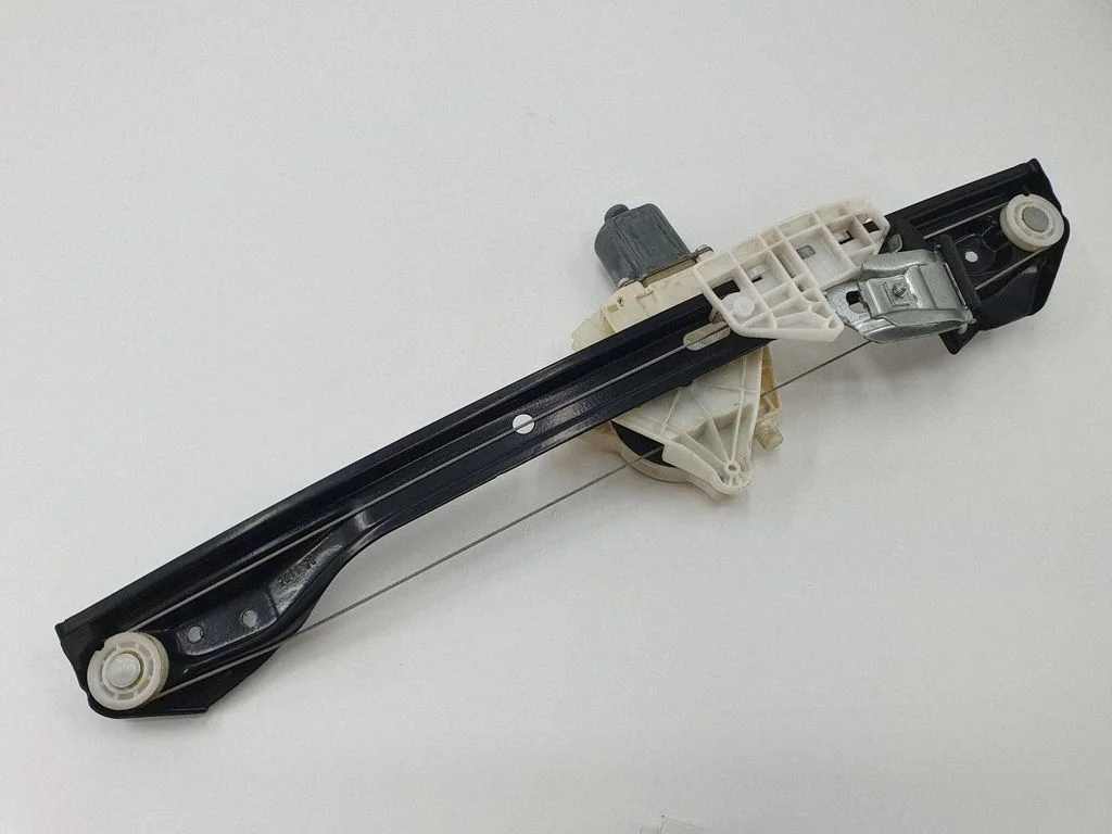 Rear door window regulator with motor A2048200642