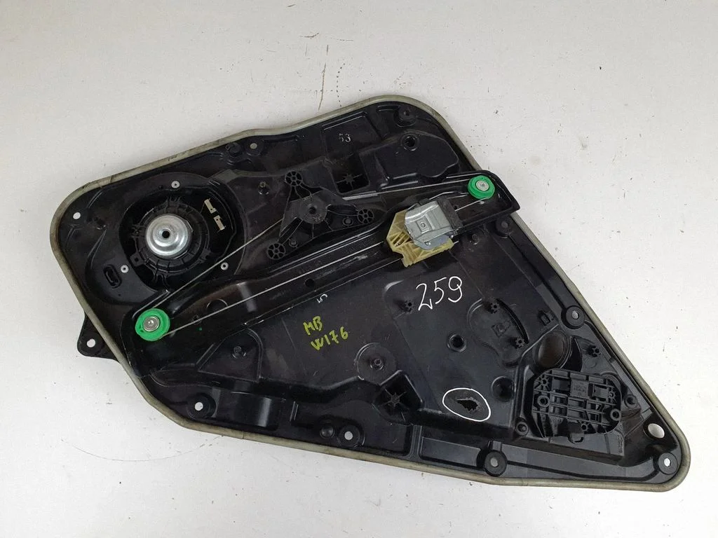 Rear window lifting mechanism without motor – Mercedes-Benz A-Class W176 (2012-2018)
