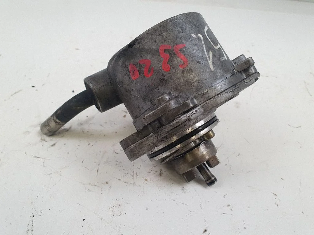 Vacuum pump A623065