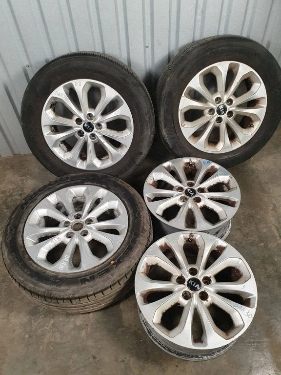 R18 alloy rim – KIA Sorento (2010-2014)