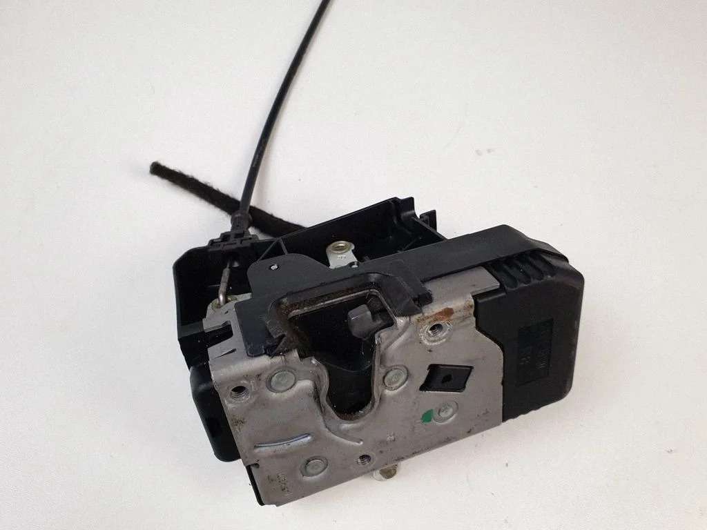 Zamek drzwi (wersja 2-drzwiowa) 8200008261 – Renault Trafic II (X83) (2001-2014)