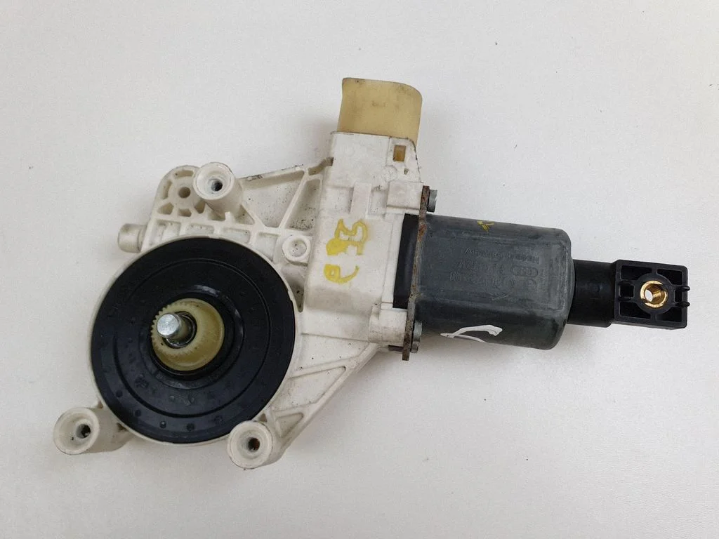 Esiukse aknatõstuki mootor – BMW 3-seeria E92 E93 (2005-2014)