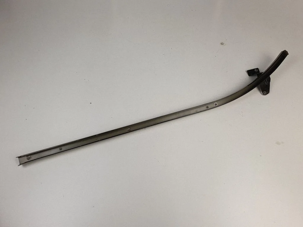 Sliding door upper roller guide/hinge 1498212080