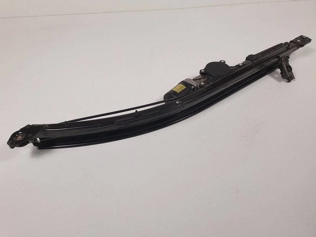 Sliding door motor assembly – Chrysler Town & Country V (2008-2016)