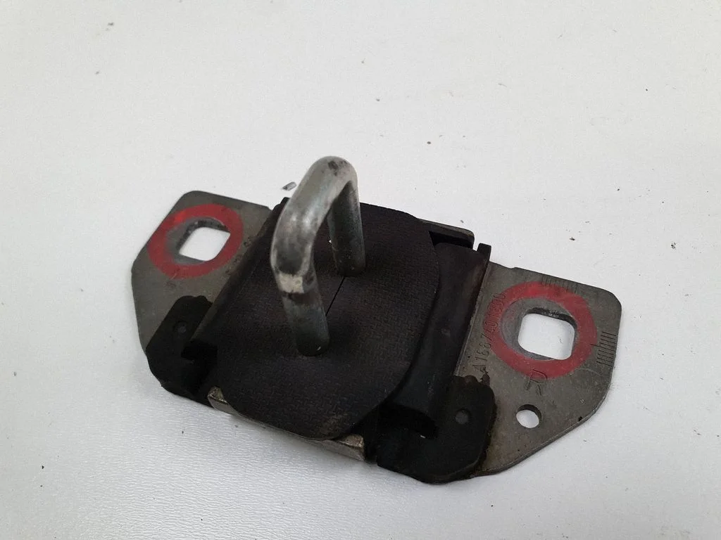 Laadimisukse luku vastus – Mercedes-Benz ML-klass W166 (2012-2017)