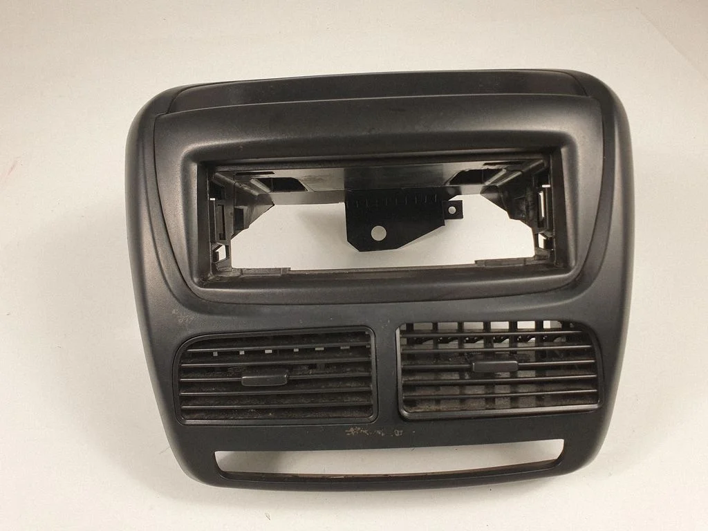 Dash center air vent grill – Opel Combo D (2011-2017)