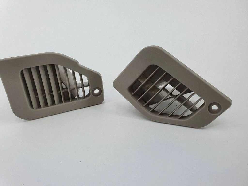 Dashboard air vent grill cover trim – Chrysler Town & Country V (2008-2016)