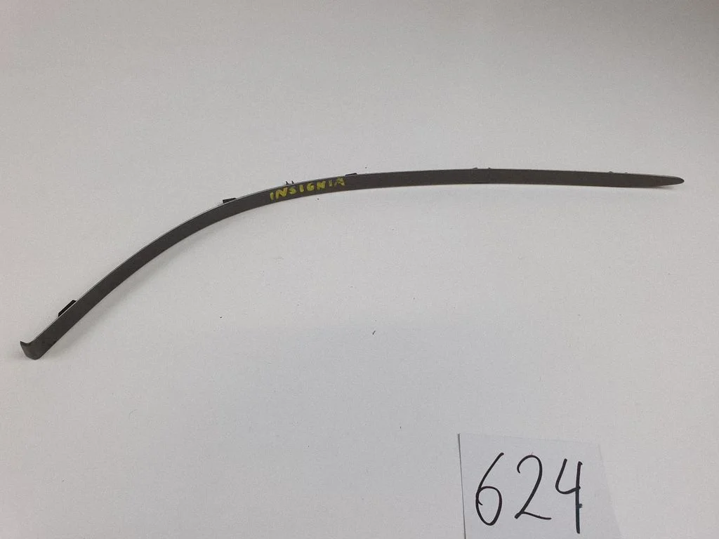 Dashboard glove box trim 13221835