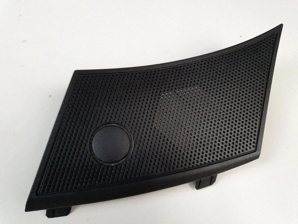 Side speaker trim/cover – Nissan Qashqai+2 (2008-2010)