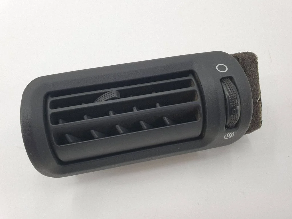 Rear air vent grill 970502P100