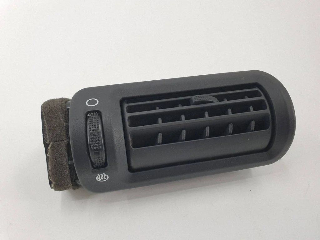 Rear air vent grill 970502P000