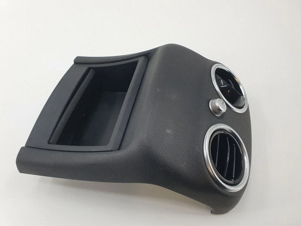 Rear air vent grill – Mercedes-Benz C-Class W205 (2014-2021)
