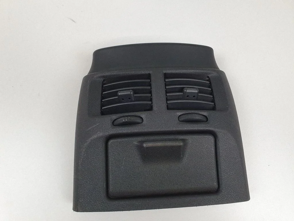 Rear air vent grill – Lexus IS 220D-250-350 (2006-2013)