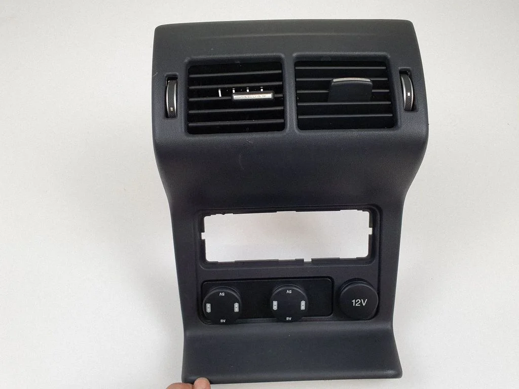 Rear air vent grill HK83045B49AB