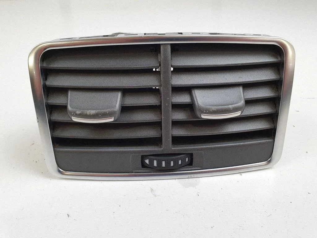 Rear air vent grill – Audi A6 Allroad C6 (2006-2011)