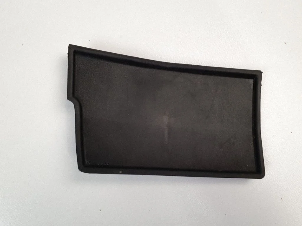 Glove box pad 3101003AA