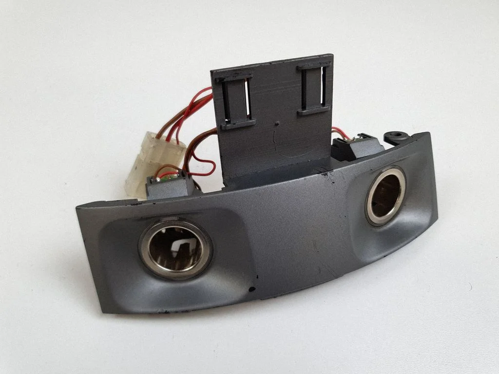 Cigarette lighter rear – BMW 7 Series E65 E66 (2001-2008)