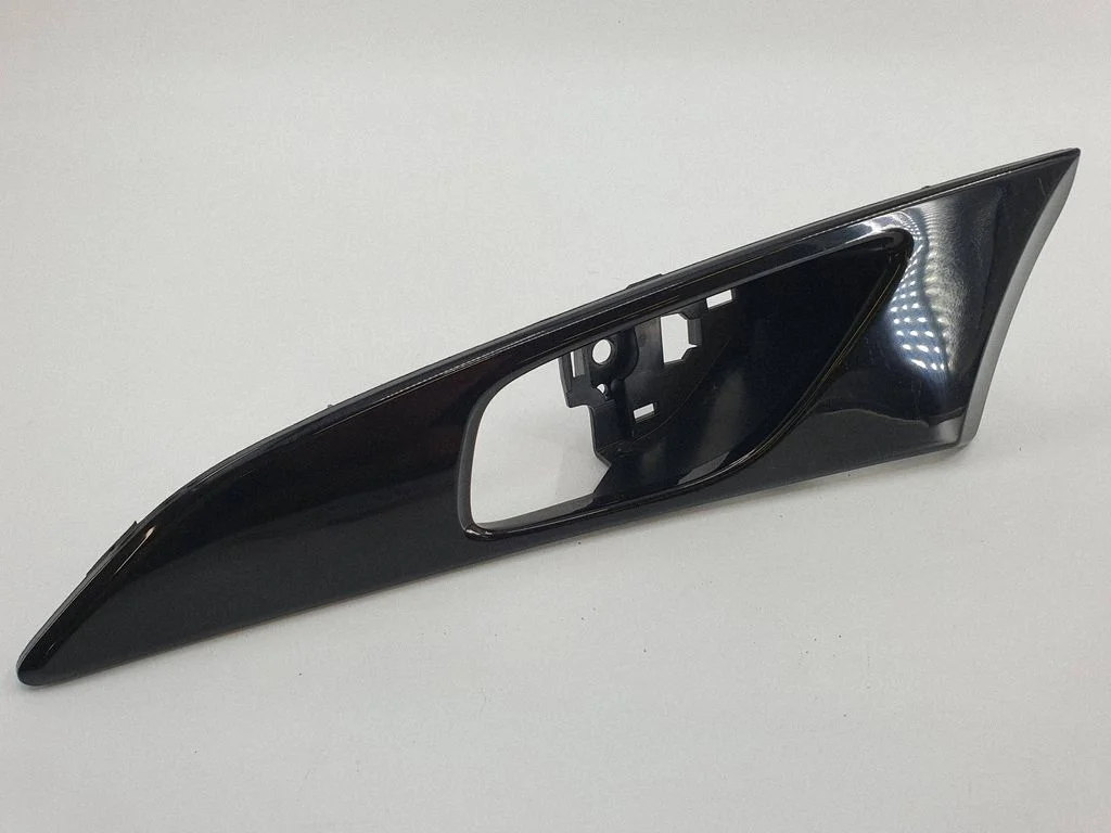 Eesmise ukse viimistlusriba – Mazda 3 III (2014-2018)