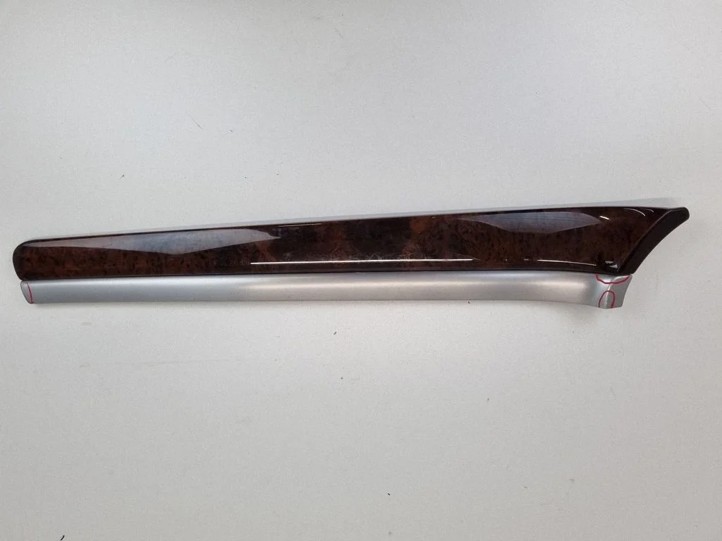 Eesmise ukse viimistlusriba – Audi A8 S8 D3 4E (2002-2009)