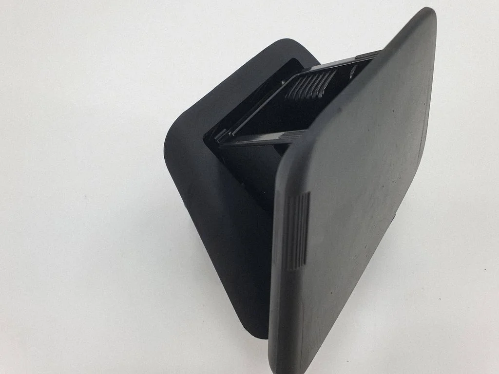 Rear door ashtray – Land Rover Range Rover L322 (2002-2012)