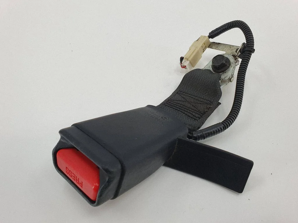 Rear seatbelt buckle 308825910
