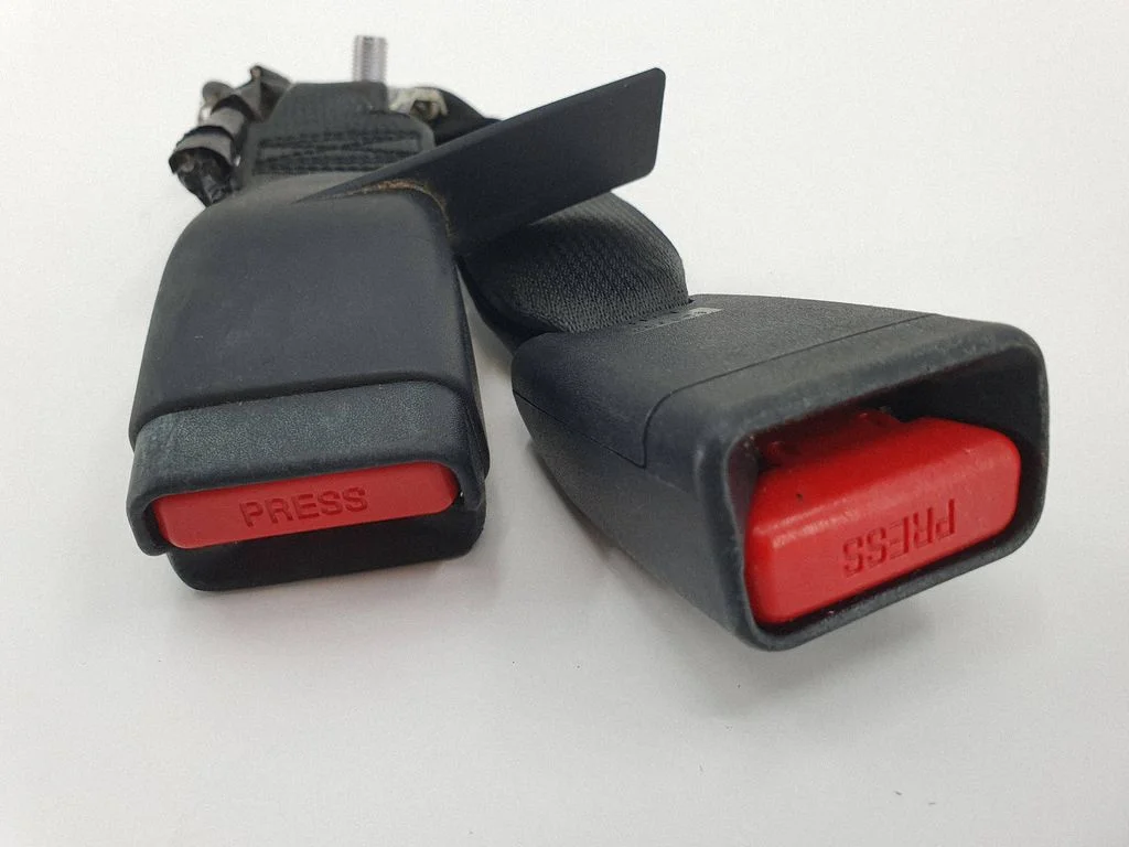 Rear seatbelt buckle 308826010