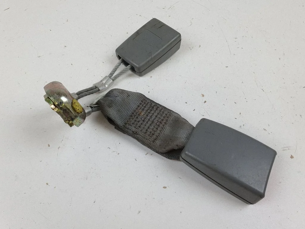 Middle seatbelt buckle (rear) 3D0857739H