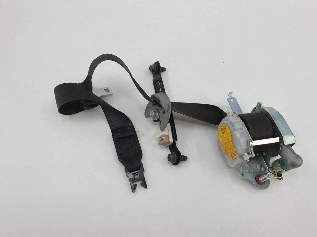 Front seatbelt 888202P410VA