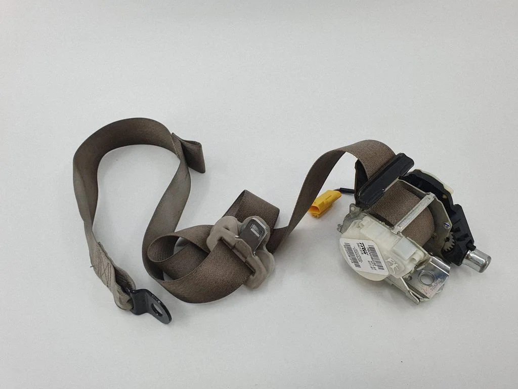 Front seatbelt – Chrysler Town & Country V (2008-2016)