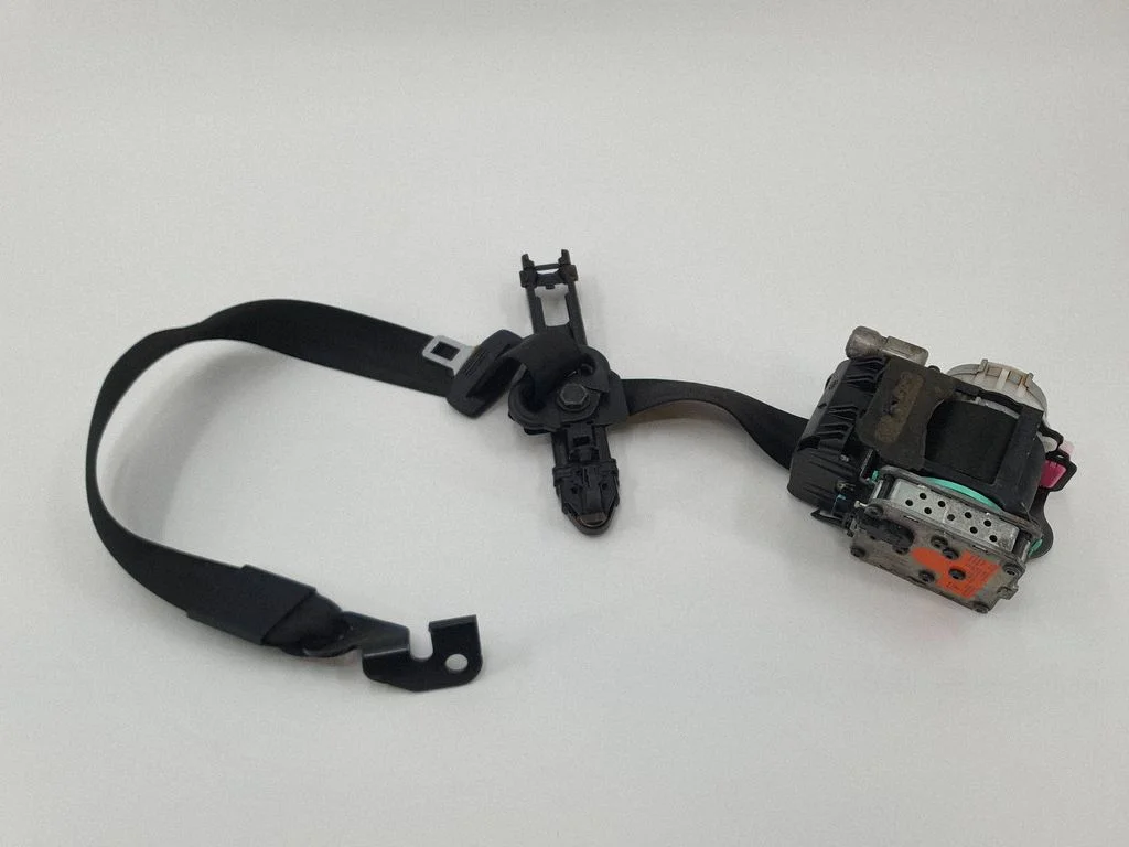 Front seatbelt – Audi Q5 SQ5 8R (2008-2017)