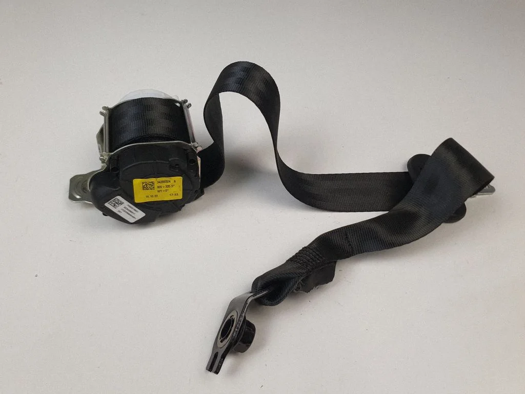 Middle seatbelt (rear) 32379631