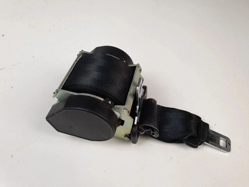 Middle seatbelt (rear) 888500009R