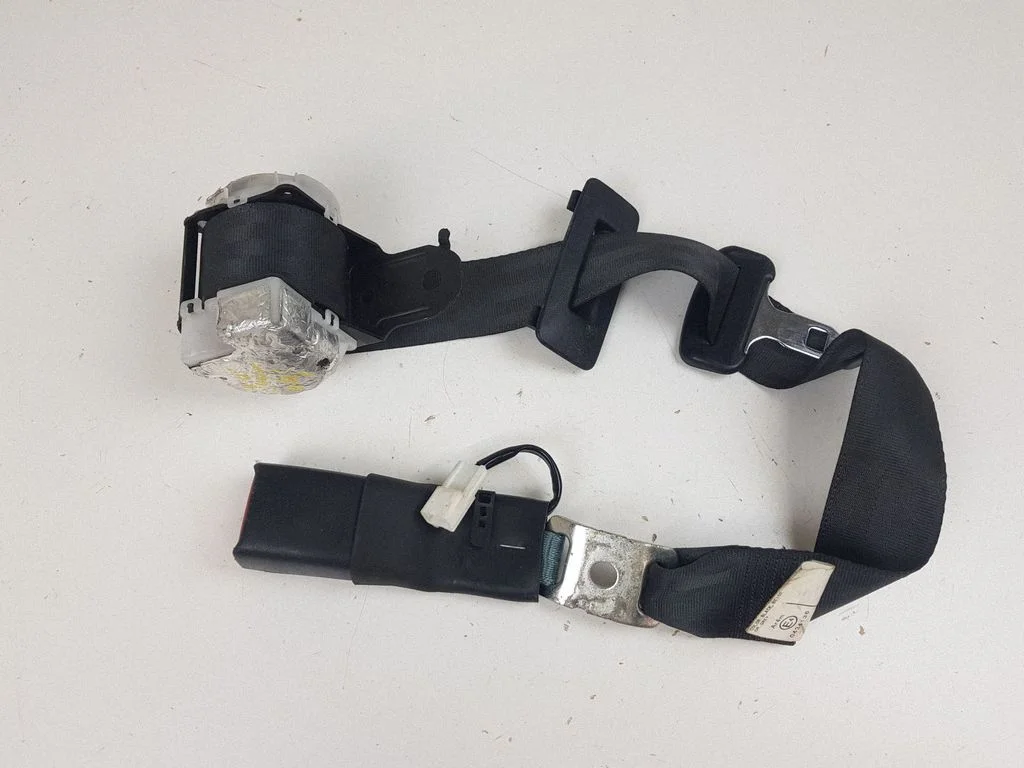 Keskmine turvavöö (tagumine) 7E5860 – Lexus GS 300 350 430 450H (2005-2012)
