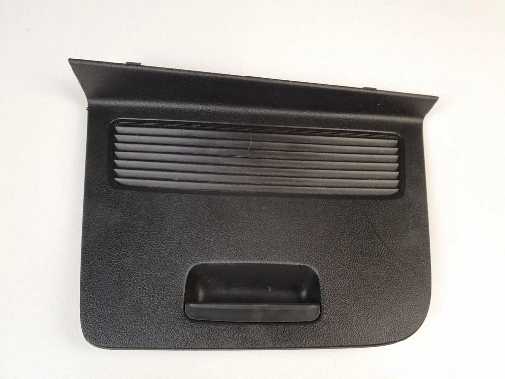 Other trunk/boot trim element – rear right