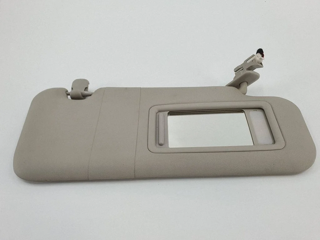 Sun visor – right