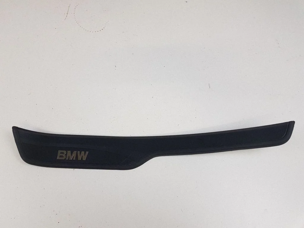 Rear sill trim cover 7172297