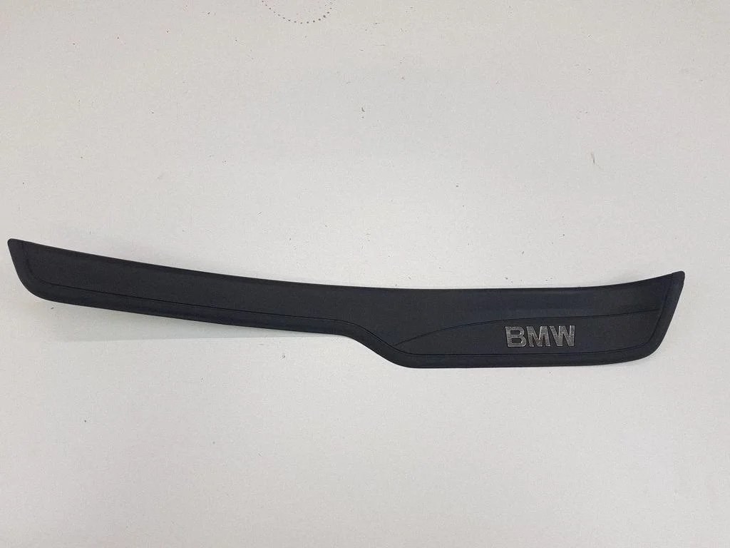 Rear sill trim cover 7060286