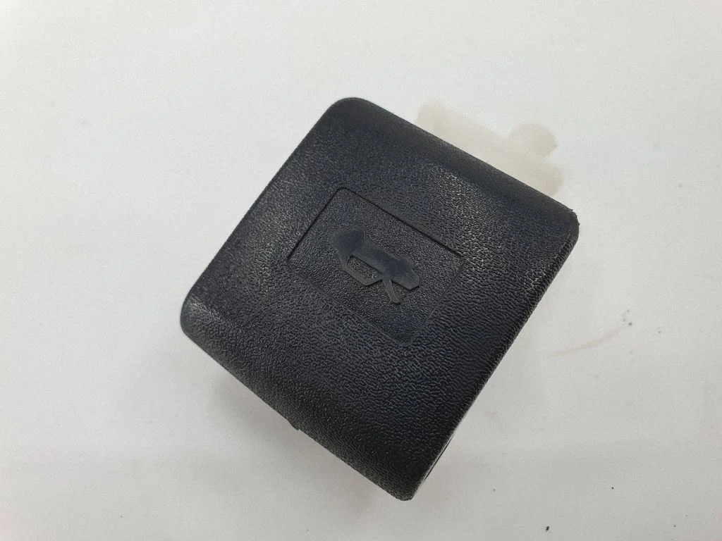 Engine bonnet (hood) release handle – Toyota Auris E180 (2012-2018)