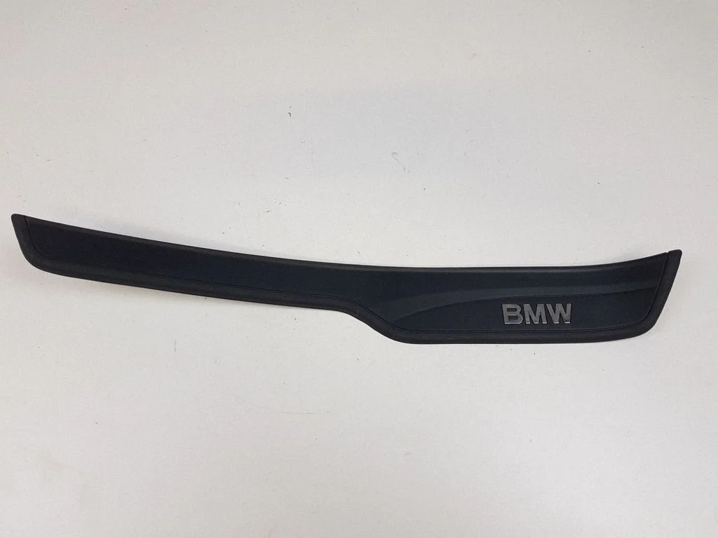 Rear sill trim cover 7060286