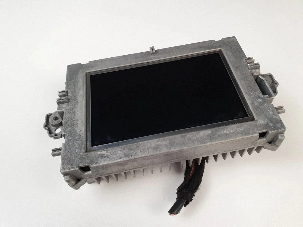 Screen/display/small screen – Mercedes-Benz E-Class W212 (2009-2016)